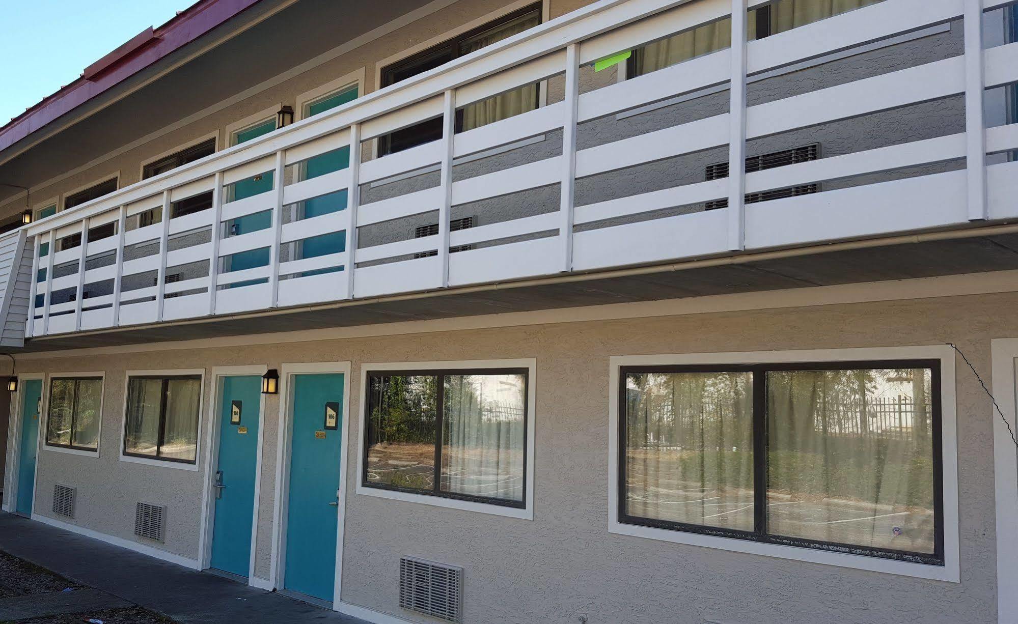 Extend-A-Suites Mobile Tillmans Corner Exterior photo